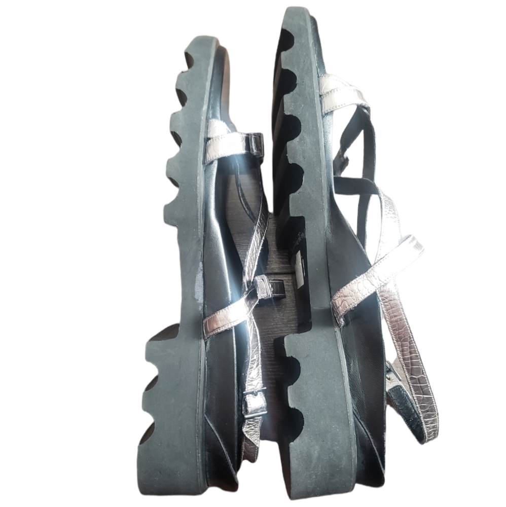 THIERRY Rabotin Wave Sandals - Picture 7 of 14